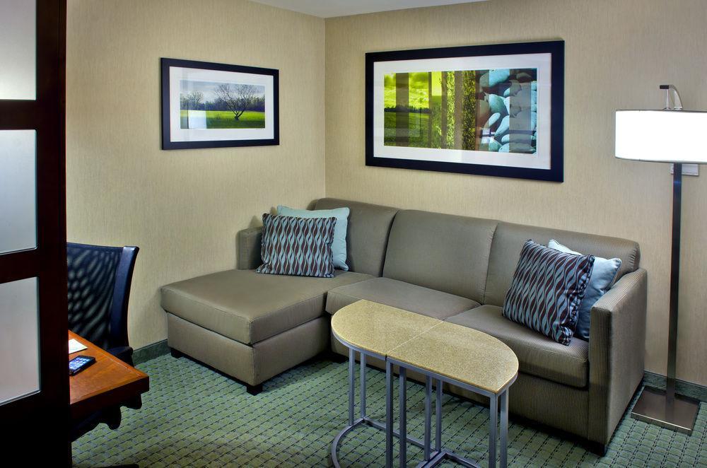 Springhill Suites Long Island Brookhaven Bellport Bagian luar foto